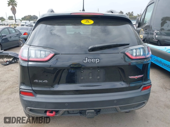2019 Jeep Cherokee Trailhawk with VIN 1C4PJMBX6KD232515, listed as a IAAI auction lot 39495367 with 53,293 mi miles and . Bid and sale history available at DreamBid. Image 17.