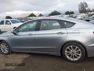 2020 Ford Fusion SE with VIN 3FA6P0LU4LR254714, listed as a IAAI auction lot 41507370 with 40,860 mi miles and . Bid and sale history available at carsss.com. Image 14.