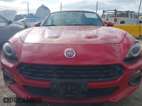 2017 FIAT 124 Spider Lusso z VIN JC1NFAEK6H0108832, wystawiony jako IAAI lot #41451223 z przebiegiem Nie podano mil oraz . Historia ofert i sprzedaży dostępna na DreamBid. Obrazek 6.