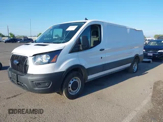 2023 Ford Transit Cargo с VIN 1FTBR1Y81PKB73281, выставлен на аукционе IAAI как лот 42132013 с пробегом 3 844 миль миль и . История ставок и продаж доступна на DreamBid. Изображение 17.