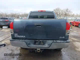 2008 Toyota Tundra z VIN 5TFDV54198X077455, wystawiony jako IAAI lot #41668660 z przebiegiem 164 008 mil mil oraz . Historia ofert i sprzedaży dostępna na DreamBid. Obrazek 16.