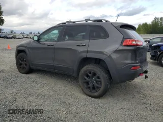 2017 Jeep Cherokee Trailhawk z VIN 1C4PJMBS0HW577055, wystawiony jako Copart lot #56428235 z przebiegiem 137 296 mil mil oraz Szkoda całkowita • Salvage title. Historia ofert i sprzedaży dostępna na DreamBid. Obrazek 2.