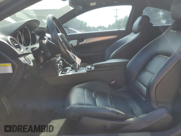 2013 Mercedes-Benz C 250 с VIN WDDGJ4HBXDG114602, выставлен на аукционе Copart как лот 61898485 с пробегом Не указан миль и Чистый • Clean title. История ставок и продаж доступна на DreamBid. Изображение 7.