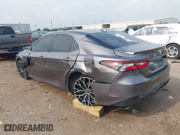 2023 Toyota Camry LE z VIN 4T1C11AK8PU132325, wystawiony jako IAAI lot #42093856 z przebiegiem 29 115 mil mil oraz . Historia ofert i sprzedaży dostępna na DreamBid. Obrazek 3.