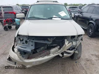 2006 Ford Expedition z VIN 1FMPU19506LA98375, wystawiony jako IAAI lot #41886127 z przebiegiem 251 121 mil mil oraz . Historia ofert i sprzedaży dostępna na DreamBid. Obrazek 12.