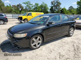 2008 Volvo S40 2.4L z VIN YV1MS382282365003, wystawiony jako Copart lot #55931845 z przebiegiem 225 785 mil mil oraz Czysty tytuł • Clean title. Historia ofert i sprzedaży dostępna na DreamBid. Obrazek 1.