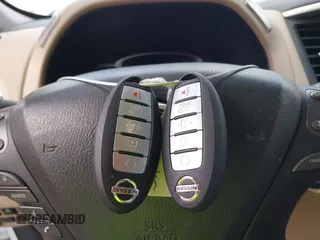 2019 Nissan Pathfinder S z VIN 5N1DR2MM5KC635874, wystawiony jako IAAI lot #41790147 z przebiegiem 97 710 mil mil oraz . Historia ofert i sprzedaży dostępna na DreamBid. Obrazek 11.