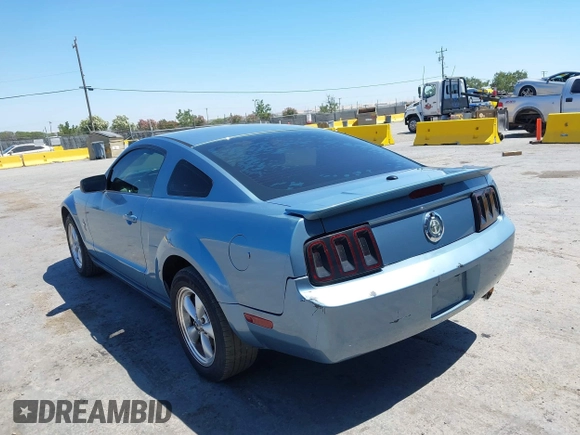 2007 Ford Mustang Deluxe с VIN 1ZVFT80N775363725, выставлен на аукционе IAAI как лот 42544069 с пробегом 200 300 миль миль и . История ставок и продаж доступна на DreamBid. Изображение 3.