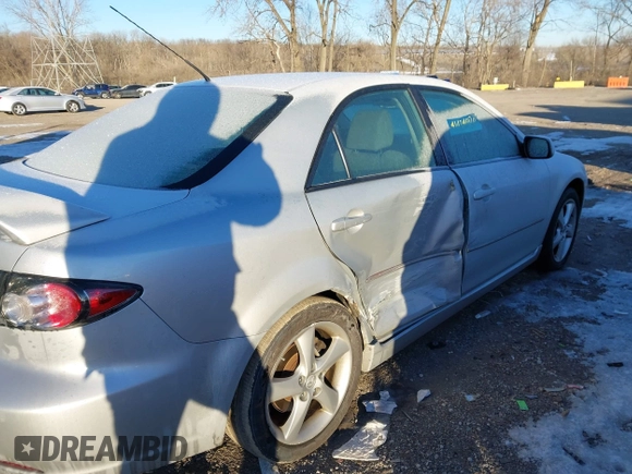 2008 Mazda 6 i Sport VE with VIN 1YVHP80C185M14226, listed as a IAAI auction lot 41424080 with 178,816 mi miles and . Bid and sale history available at carsss.com. Image 6.