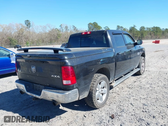 2018 Ram 1500 Big Horn z VIN 3C6RR7LT4JG196072, wystawiony jako IAAI lot #41890172 z przebiegiem 237 671 mil mil oraz . Historia ofert i sprzedaży dostępna na DreamBid. Obrazek 4.