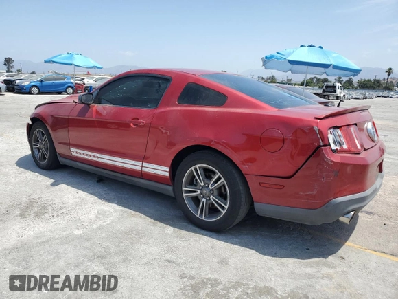 2012 Ford Mustang Premium z VIN 1ZVBP8AM4C5284032, wystawiony jako Copart lot #62140355 z przebiegiem 176 640 mil mil oraz Szkoda całkowita • Salvage title. Historia ofert i sprzedaży dostępna na DreamBid. Obrazek 2.