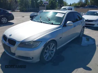 2009 BMW 3 Series 328i z VIN WBAPH73529E126672, wystawiony jako IAAI lot #42269002 z przebiegiem 146 329 mil mil oraz . Historia ofert i sprzedaży dostępna na DreamBid. Obrazek 6.