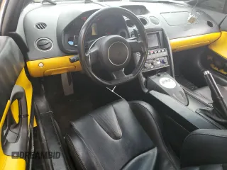 2004 Lamborghini Gallardo z VIN ZHWGU11SX4LA00563, wystawiony jako Copart lot #73732524 z przebiegiem 51 762 mil mil oraz Szkody całkowita. Historia ofert i sprzedaży dostępna na DreamBid. Obrazek 8.