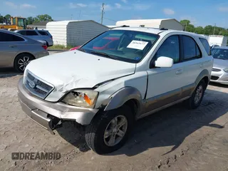 2006 Kia Sorento LX with VIN KNDJD733165595587, listed as a IAAI auction lot 40365177 with 206,234 mi miles and . Bid and sale history available at DreamBid. Image 2.