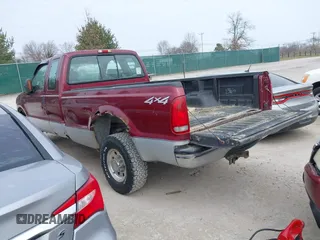 2004 Ford F-250 XL z VIN 1FTNX21L24EB47242, wystawiony jako IAAI lot #41693622 z przebiegiem 117 411 mil mil oraz . Historia ofert i sprzedaży dostępna na DreamBid. Obrazek 3.