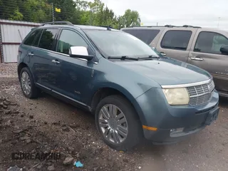 2010 Lincoln MKX z VIN 2LMDJ6JC2ABJ05973, wystawiony jako IAAI lot #42190145 z przebiegiem 128 749 mil mil oraz . Historia ofert i sprzedaży dostępna na DreamBid. Obrazek 1.