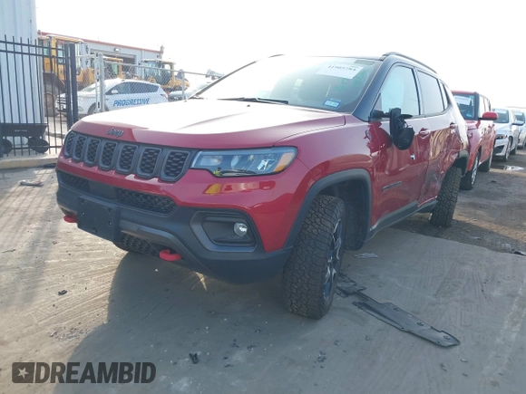 2025 Jeep Compass Trailhawk z VIN 3C4NJDDN0ST551132, wystawiony jako IAAI lot #41905784 z przebiegiem 1 573 mil mil oraz . Historia ofert i sprzedaży dostępna na DreamBid. Obrazek 20.