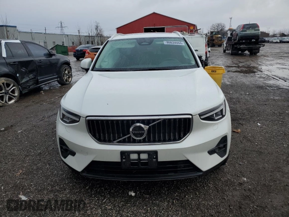 2023 Volvo XC40 Plus Bright Theme with VIN YV4L12UNXP2931564, listed as a Copart auction lot 86634444 with 27,997 mi miles and Salvage Title. Bid and sale history available at carsss.com. Image 5.