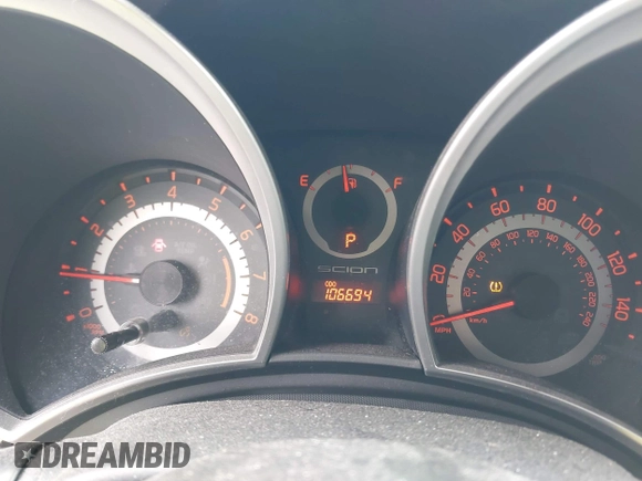 2015 Scion tC z VIN JTKJF5C75F3089895, wystawiony jako IAAI lot #42226465 z przebiegiem 106 694 mil mil oraz . Historia ofert i sprzedaży dostępna na DreamBid. Obrazek 7.
