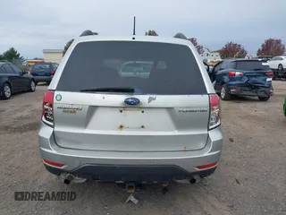 2009 Subaru Forester X с VIN JF2SH63699H753725, выставлен на аукционе IAAI как лот 40713315 с пробегом 255 082 миль миль и . История ставок и продаж доступна на DreamBid. Изображение 16.