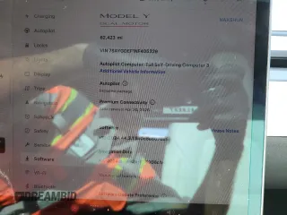 2022 Tesla Model Y Performance z VIN 7SAYGDEF1NF405329, wystawiony jako Copart lot #57249195 z przebiegiem 62 423 mil mil oraz Szkoda całkowita • Salvage title. Historia ofert i sprzedaży dostępna na DreamBid. Obrazek 9.