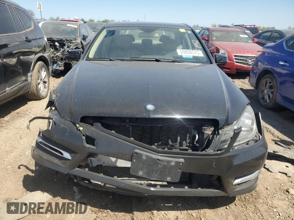 2013 Mercedes-Benz C 300 Sport z VIN WDDGF8AB9DR246774, wystawiony jako Copart lot #55808575 z przebiegiem Nie podano mil oraz Czysty tytuł • Clean title. Historia ofert i sprzedaży dostępna na DreamBid. Obrazek 5.