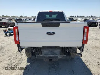 2017 Ford F-250 XLT with VIN 1FT7X2B63HEB19120, listed as a Copart auction lot 62352925 with Not provided miles and Salvage title. Bid and sale history available at DreamBid. Image 6.