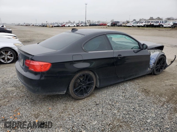 2013 BMW 3 Series 328i z VIN WBAKE5C58DJ106949, wystawiony jako Copart lot #85916804 z przebiegiem 115 016 mil mil oraz Szkoda całkowita • Salvage title. Historia ofert i sprzedaży dostępna na DreamBid. Obrazek 3.