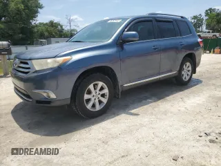 2013 Toyota Highlander z VIN 5TDZK3EH8DS123131, wystawiony jako Copart lot #57676225 z przebiegiem 110 095 mil mil oraz Czysty tytuł • Clean title. Historia ofert i sprzedaży dostępna na DreamBid. Obrazek 1.