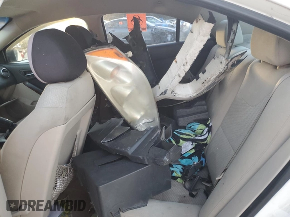 2006 Pontiac G6 with VIN 1G2ZF55BX64188013, listed as a Copart auction lot 46570665 with 202,660 mi miles and Non repairable. Bid and sale history available at DreamBid. Image 13.