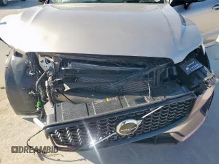 2024 Volvo XC60 Ultimate Dark Theme с VIN YV4L12RM0R1933865, выставлен на аукционе Copart как лот 52243825 с пробегом 5 887 миль миль и Списание • Salvage title. История ставок и продаж доступна на DreamBid. Изображение 13.