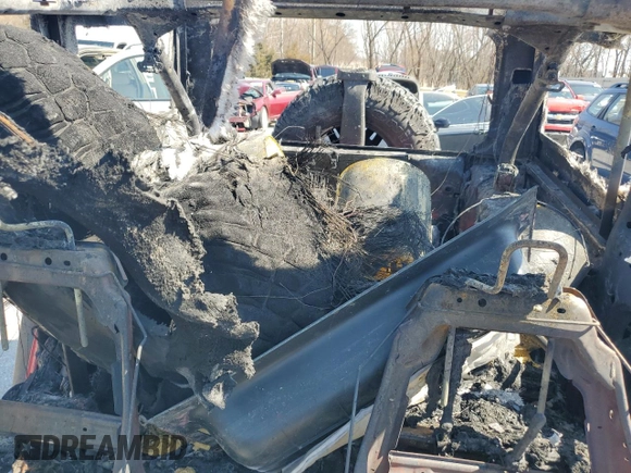 2017 Jeep Wrangler Unlimited Rubicon с VIN 1C4BJWFG6HL751417, выставлен на аукционе Copart как лот 48588335 с пробегом Не указан миль и На запчасти • Non repairable. История ставок и продаж доступна на DreamBid. Изображение 10.