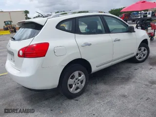 2015 Nissan Rogue Select S with VIN JN8AS5MT1FW153805, listed as a IAAI auction lot 42011622 with 186,181 mi miles. Bid and sale history available at carsss.com. Image 4.