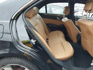 2010 Mercedes-Benz E-Class E 350 Luxury with VIN WDDHF8HB0AA176067, listed as a IAAI auction lot 41997712 with 151,662 mi miles. Bid and sale history available at carsss.com. Image 8.