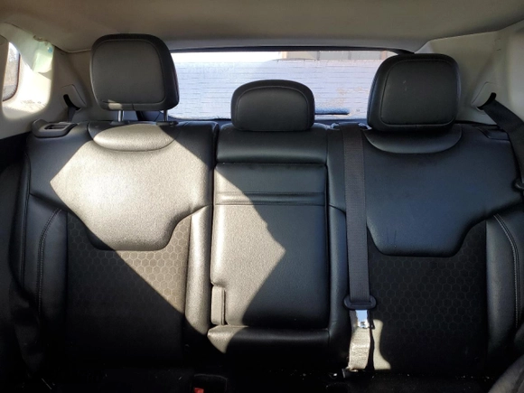 2018 Jeep Compass Latitude with VIN 3C4NJCBB0JT467751, listed as a Copart auction lot 44559865 with 186,205 mi miles and Clean Title. Bid and sale history available at carsss.com. Image 10.