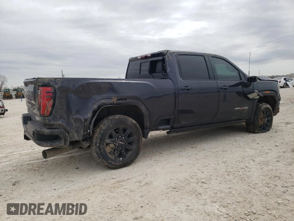 2025 GMC Sierra 2500HD AT4 z VIN 1GT4UPEY4SF204846, wystawiony jako Copart lot #47201165 z przebiegiem 2 557 mil mil oraz Szkoda całkowita • Salvage title. Historia ofert i sprzedaży dostępna na DreamBid. Obrazek 3.
