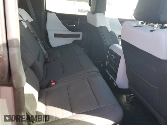 2024 GMC Hummer EV 2X z VIN 1GKB0NDE8RU110722, wystawiony jako Copart lot #74670304 z przebiegiem 257 mil mil oraz Nie do naprawy. Historia ofert i sprzedaży dostępna na DreamBid. Obrazek 11.
