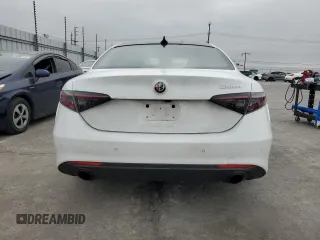 2024 Alfa Romeo Giulia Veloce z VIN ZARFAMBN4R7684973, wystawiony jako Copart lot #55316335 z przebiegiem 5175 mil mil oraz Tytuł czysty. Historia ofert i sprzedaży dostępna na DreamBid. Obrazek 6.