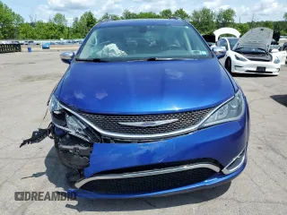 2020 Chrysler Pacifica Limited with VIN 2C4RC1GG0LR284747, listed as a Copart auction lot 59002405 with 68,873 mi miles and Salvage title. Bid and sale history available at DreamBid. Image 5.