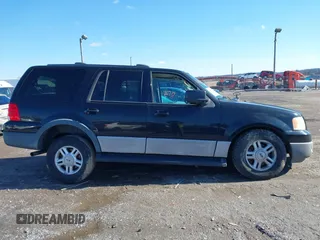 2003 Ford Expedition Special Service with VIN 1FMFU16L33LC18812, listed as a IAAI auction lot 41581270 with 1 mi miles. Bid and sale history available at carsss.com. Image 12.