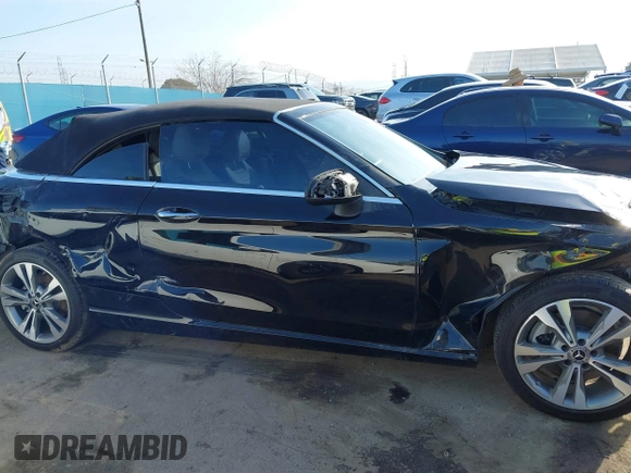 2019 Mercedes-Benz C 300 with VIN WDDWK8DB6KF827909, listed as a IAAI auction lot 41614128 with 55,903 mi miles and . Bid and sale history available at carsss.com. Image 14.