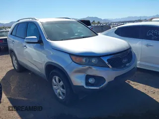 2011 Kia Sorento LX with VIN 5XYKT4A16BG132997, listed as a IAAI auction lot 41506685 with 311,129 mi miles. Bid and sale history available at carsss.com. Image 1.