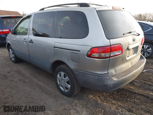 2003 Toyota Sienna CE with VIN 4T3ZF19C43U509873, listed as a IAAI auction lot 41784526 with 999,999 mi miles. Bid and sale history available at carsss.com. Image 3.