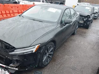 2022 Volvo S60 Momentum with VIN 7JRL12FZXNG178042, listed as a IAAI auction lot 41174675 with 19,947 mi miles. Bid and sale history available at carsss.com. Image 18.