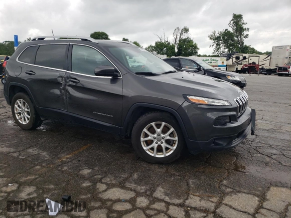 2017 Jeep Cherokee Latitude z VIN 1C4PJMCS6HW656227, wystawiony jako Copart lot #56210775 z przebiegiem 98 770 mil mil oraz Szkoda całkowita • Salvage title. Historia ofert i sprzedaży dostępna na DreamBid. Obrazek 4.