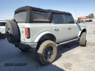 2022 Ford Bronco with VIN 1FMDE5BH9NLB13871, listed as a Copart auction lot 54178645 with 18,990 mi miles and Non repairable. Bid and sale history available at DreamBid. Image 3.