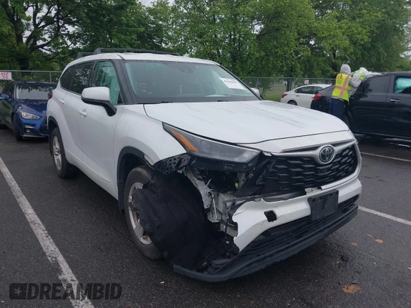 2022 Toyota Highlander LE with VIN 5TDBZRBH8NS242559, listed as a IAAI auction lot 42366399 with 200,915 mi miles and . Bid and sale history available at DreamBid. Image 6.
