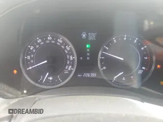 2012 Lexus IS 250 C z VIN JTHFF2C26C2523726, wystawiony jako Copart lot #76100464 z przebiegiem 226 799 mil mil oraz Czysty tytuł • Clean title. Historia ofert i sprzedaży dostępna na DreamBid. Obrazek 9.