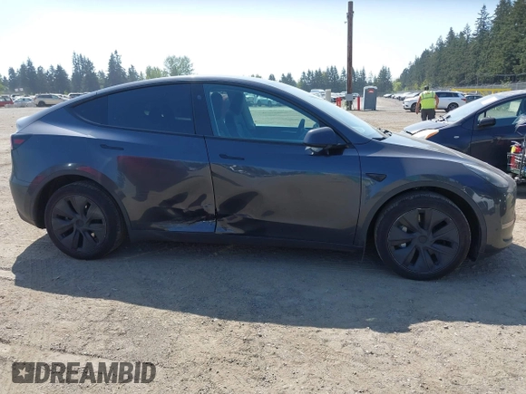 2024 Tesla Model Y Long Range with VIN 7SAYGDEE3RF177458, listed as a IAAI auction lot 42109641 with 7,890 mi miles. Bid and sale history available at carsss.com. Image 13.