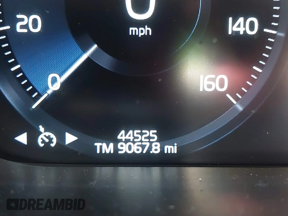 2021 Volvo XC60 Inscription with VIN YV4102RL9M1829188, listed as a IAAI auction lot 42083627 with 44,525 mi miles and . Bid and sale history available at DreamBid. Image 15.